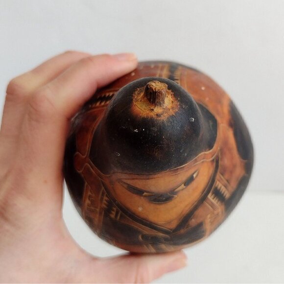 Vintage Handcarved Peruvian Gourd Man W/ Jug Cup Folk Art Musical Rattle 7" - Picture 5 of 8